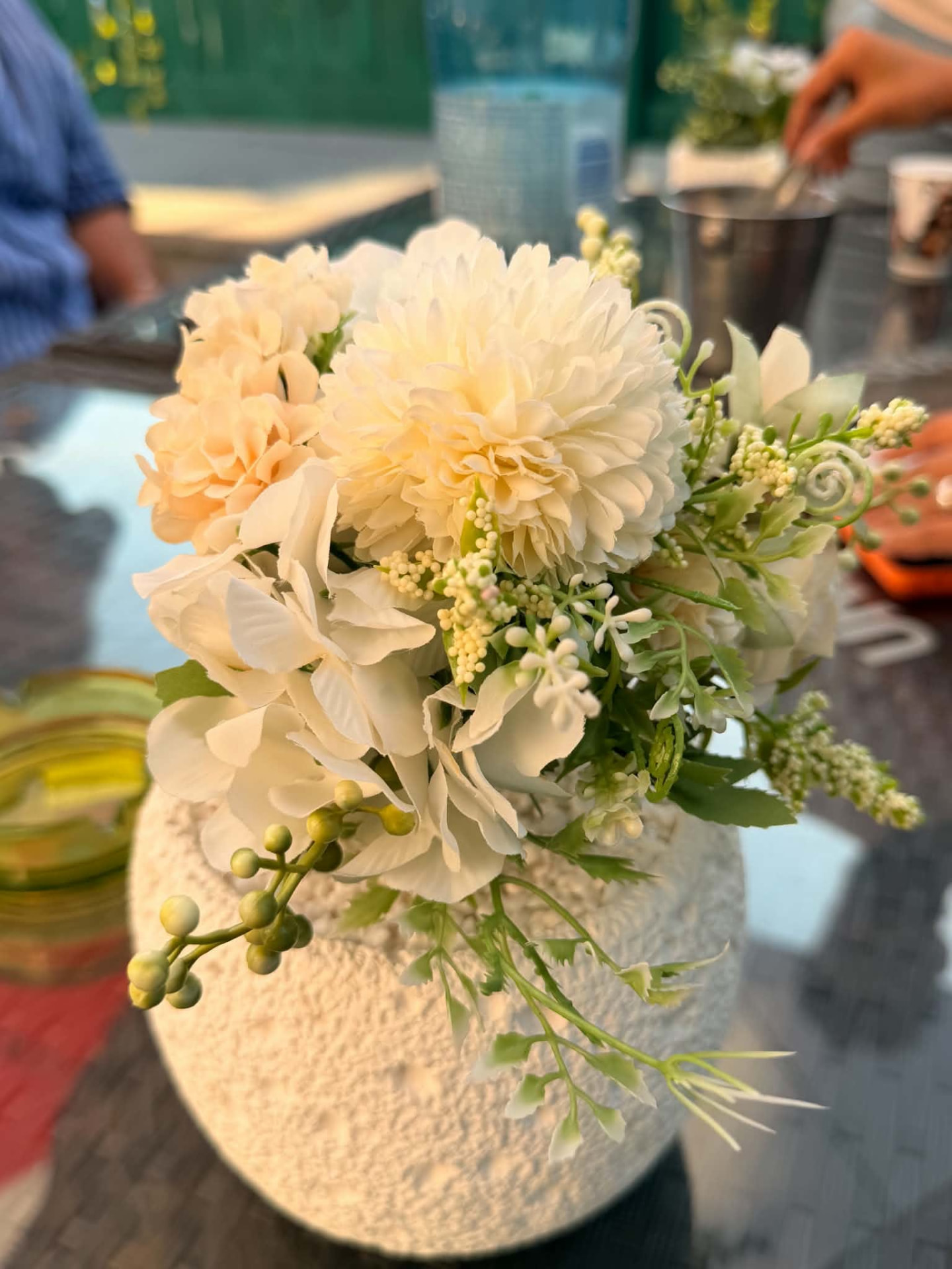 Aranjament floral pe masă